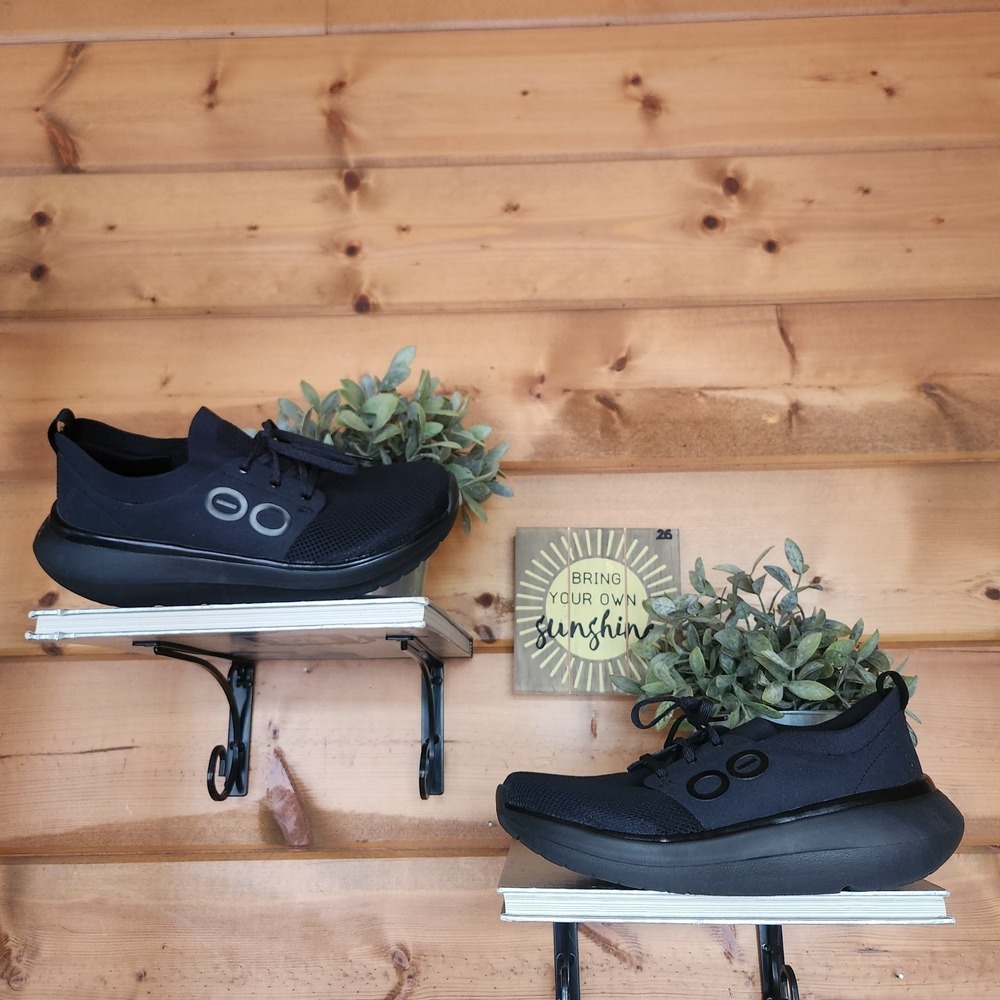 OOFOS OOMY Strise Recovery Sneakers Black Platform Comfort Running Shoes Sz 9.5